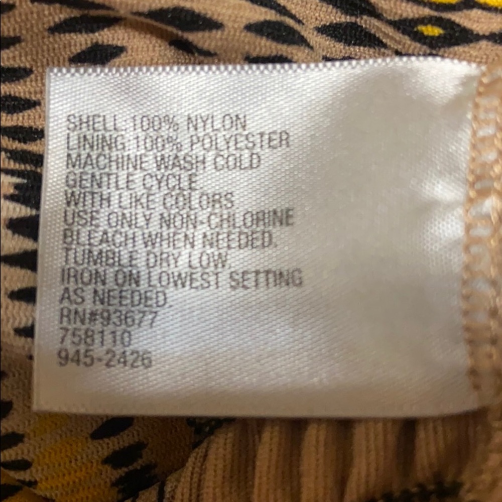 Yellow pattern blouse - Picture 4 of 5